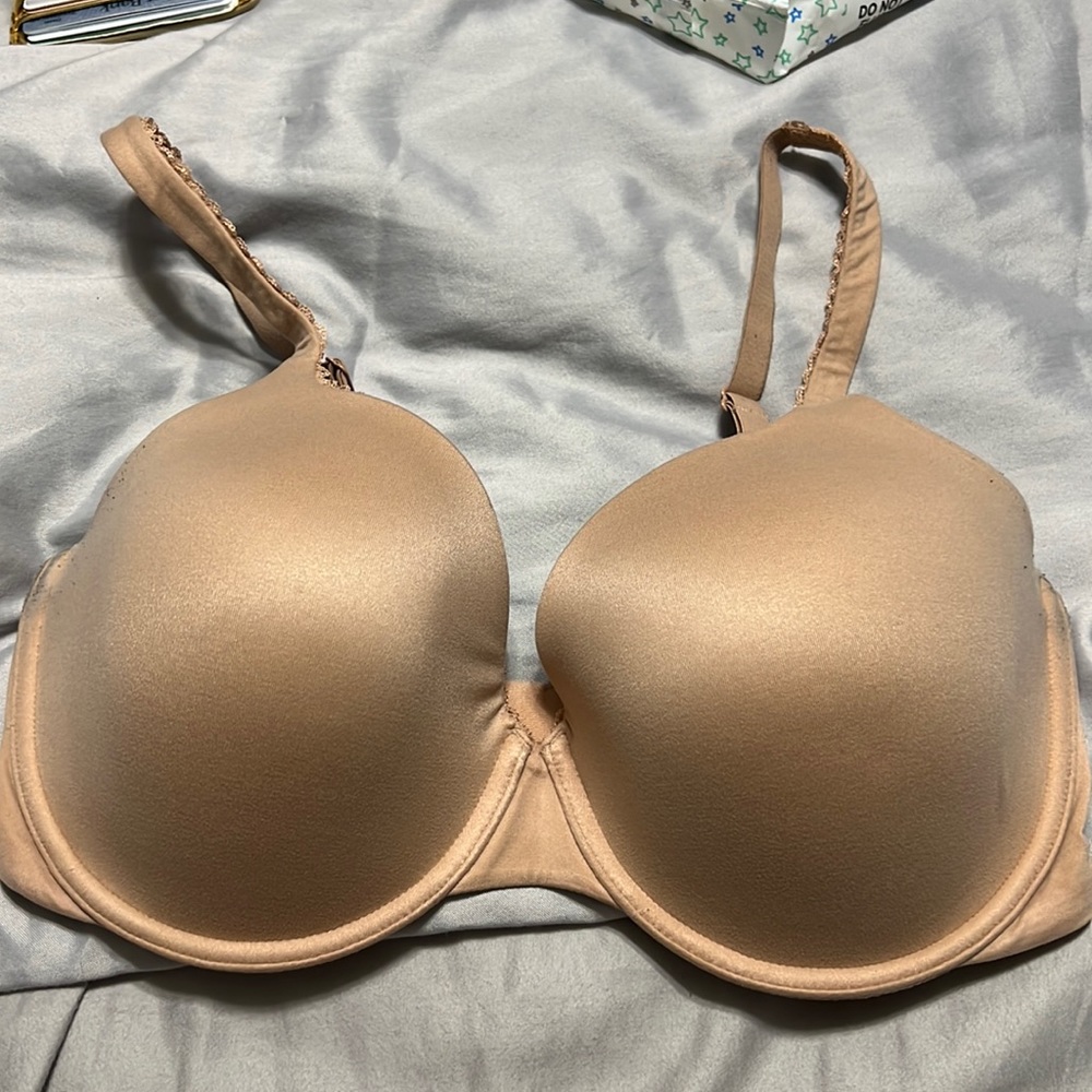 Victoria's Secret Body by Victoria lined perfect coverage 34DDD